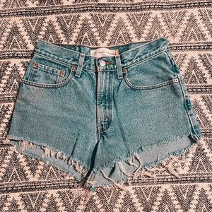 VINTAGE LEVIS CUTOFF SHORTS🎢